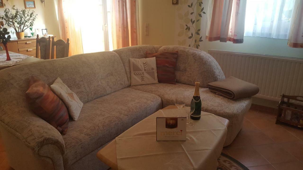 Ferienwohnung "Am Fechtertor- Eingang Zum Schlosspark" Putbus Luaran gambar